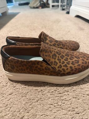 Dr. Scholl's Leopard Print Flats with Teal Insoles and Black Trim